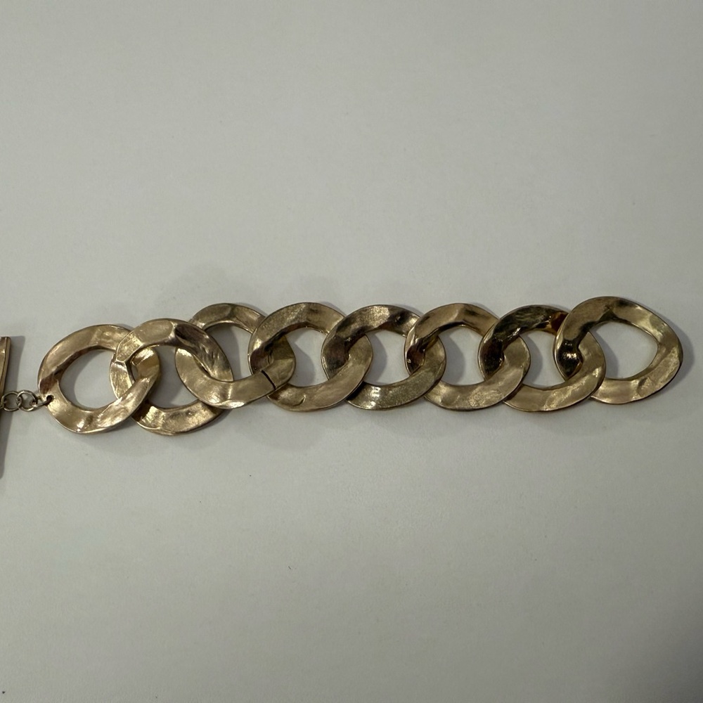 Elegant Gold Chain Bracelet
